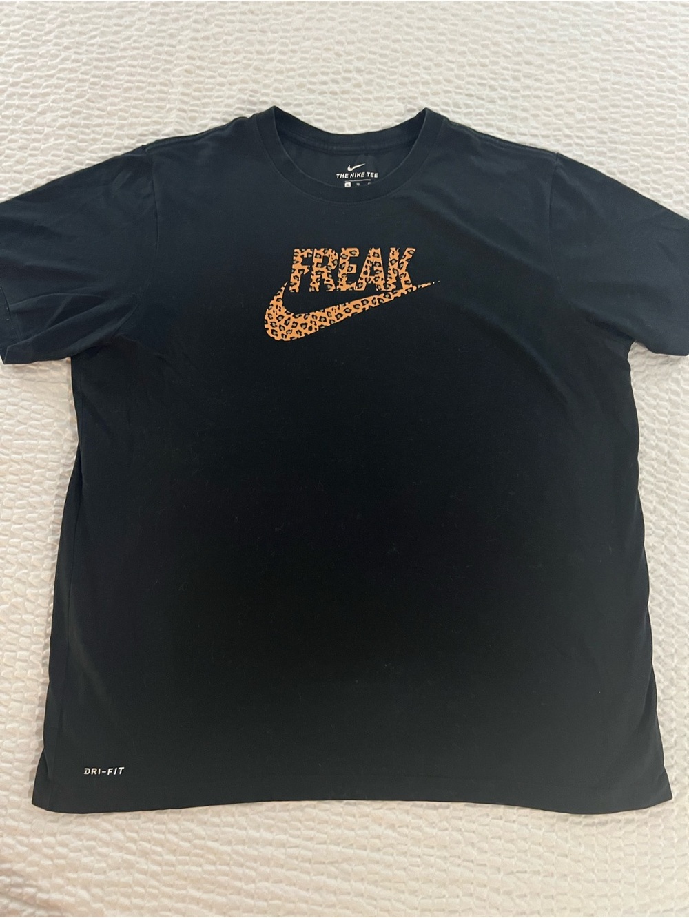 NIKE Men’s Giannis Antetokounmpo Freak Leopard Print Dri-FIT T-Shirt Black XL